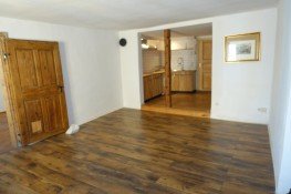 Hauptbild Charmante, liebevoll renovierte 3-Zi.-Wohnung im 1. OGs - teilmöbliert & sofort zum Wohlfühlen